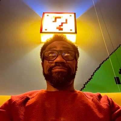 cat dad. retired podcaster. polyamorous panda. here to tweet some bullshit. ✊🏾💚🖤❤️🏳️‍🌈🏳️‍⚧️🐼