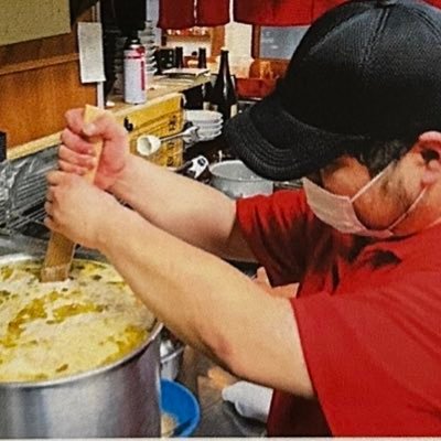 2014年25歳【鶏肉専門店 鶏ひさ】開業🐓2023年【麺屋 とりひさ】併設🍜鶏肉一筋、卸売り、精肉販売、鶏肉惣菜販売、お弁当販売、鶏だしラーメンまで鶏肉にこだわり続けてます。