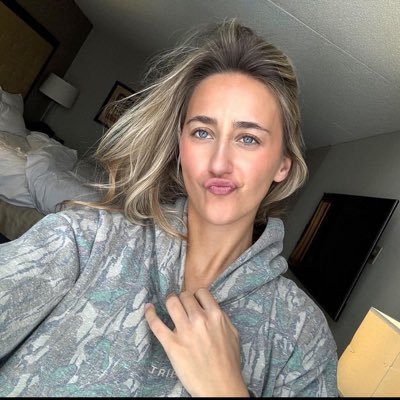 AshleyCook1607's profile picture. 