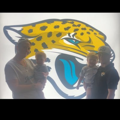 Hunter and Liam's daddy. Tori and Kylie’s StepDad. Turtle’s PePaw❤️🐢 Husband to Sabra. Florida Gators, Jacksonville Jaguars. Jacksonville Sharks. #DTWD