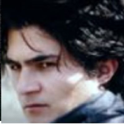 زندگی..!؟ دوبالاخ نیه آتیسان آیتیم ..!؟
این اسمش زندگی نیست اول بهم بگو تو کی هستی یک رباط از گونه ی پیشرفته تر ک اینجارو داره کنترل میکند..!؟