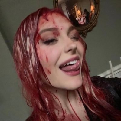 tik tok: asgoodsdead | ig: ele.vhds | agggtm and chucky are the only things i talk about | she/her 🦇