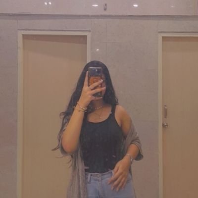 theflank08's profile picture. पंछी बनूँ उड़ती फिरूँ🕊