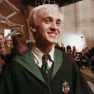 terusaverin's profile picture. #DRARRY: I love you, it’s ruining my life