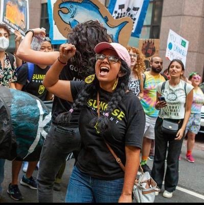 Exec Director @sunrisemvmt, building a mass movement for a Green New Deal 💪🏾