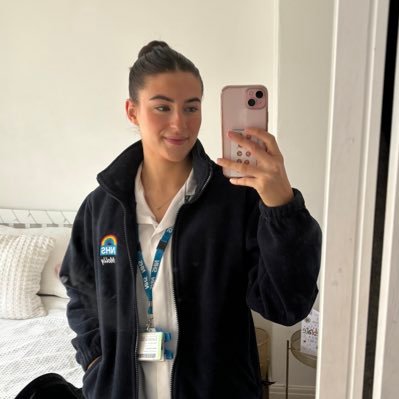 Hello my name is Molly 💙 Student Mental Health Nurse 🌈