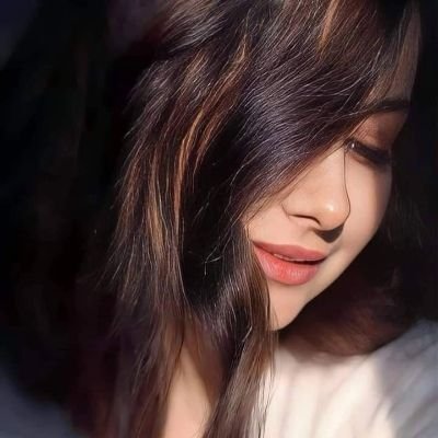 itsheenayasmin's profile picture. a girl who has several mood swings 💅