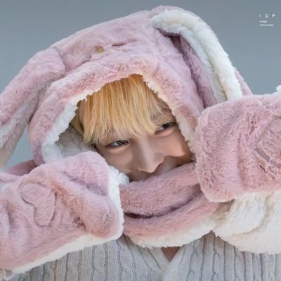 mr_leeminhoe's profile picture. momo's one and only wife 😌

@fancyrats.inc