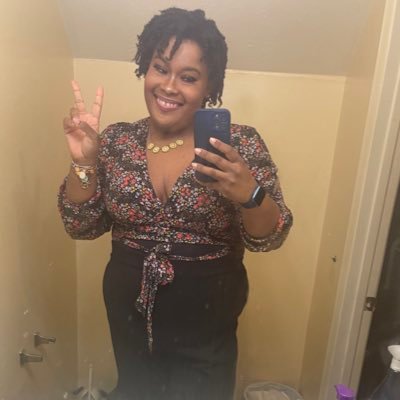 28. she/her bisexual💗💜💙. Public Health👩🏾‍🎓. 💙💛🐩. Future RN👩🏾‍⚕️. CNA(PCA/PCT) 👩🏾‍⚕️. Doula 🤰🏾🤱🏾👶🏾. Future Midwife 🤰🏾🤱🏾👶🏾.