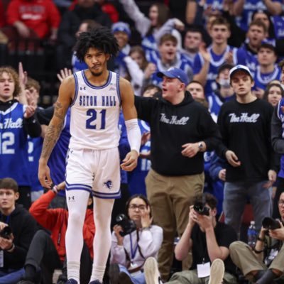 CodeezyT's profile picture. 2 time graduate at the Prudential Center 🏴‍☠️