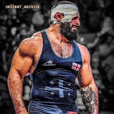 ablfzl_99's profile picture. ای آمده از عالم روحانی تفت/
 حیران شده در پنج و چهار و شش و هفت/
می نوش ندادی ز کجا آمده ای /
خوش باش ندانی به کجا خواهی رفت