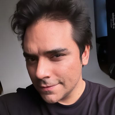 Padre, Marketero, productor, asesor comunicacional, emprendedor, bueno para la tecnología y veranista 😎