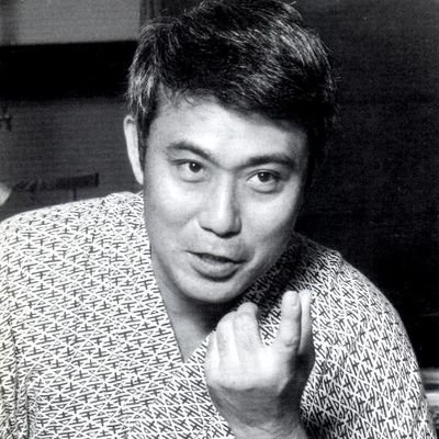 平成元年(1989)より中村吉右衛門命。吉右衛門は永遠に。今は尾上丑之助が救い。
歌舞伎好きが高じて2009年より長唄三味線を習う。2020年名取。
都内某大学で留学生と日本人学生に歌舞伎の講義をして、歌舞伎座/国立劇場にほぼ毎月連れて行っています。