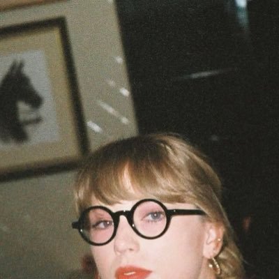 reydcnauta's profile picture. I can do it with a broken heart - 25/11/2023 🧡