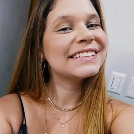 ThataSperandio's profile picture. doce ilusão né?