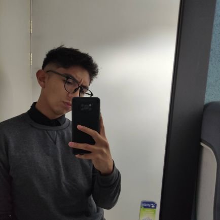 itsbylalo381's profile picture. 