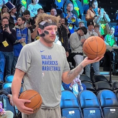 #MFFL Luka Doncic connoisseur                  Curry is the most overated player in nba history