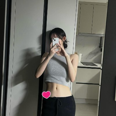 都内のGirls Barで働いてりします！156cm・Eカップで、仕事柄お話を聞いたりすることはもちろん、小さなことから無限に話題が湧き出てくるので話すのも得意です。
掛け持ちしてたえちえちな仕事を辞めて、性欲求を満たしたくて始めてみました💗