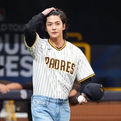 mindlesswave's profile picture. ‘96 liner☀️. NCT 127 👽 . Padres⚾️. “I’ve got enough beef to open a burger joint.”