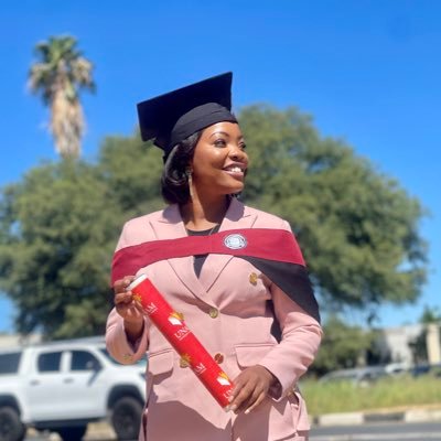 I'm a Cop, Counsellor by profession and a industrial psychologist graduate 👩‍🎓