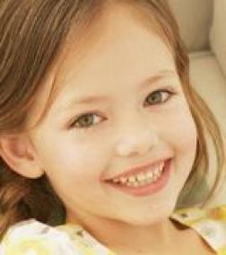 i am Daughter of @BellaSwan380 & @JakeClearwater I Love Them Niece of @IsabellaSwan_BD & @AdamWright_BD