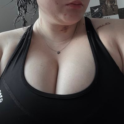 here for all lovers of BBW,    subscribe to my OF for more extra surprises :)