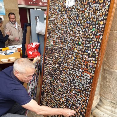 🏴󠁧󠁢󠁥󠁮󠁧󠁿🍊⚽️🏏 It’s all about Enamel Badges & Blackpool FC. Loads of Pool badges for sale. #Badgeman #EnamelFootballBadges #FootballBadges #BFC