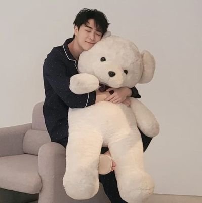 imleoreenz's profile picture. 