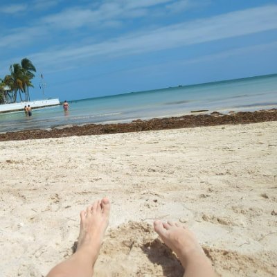 Samara_ffeet's profile picture. My name is Samara, I live in the French provinces. I like to take photos of my feet on all occasions and I would like to share them with you.