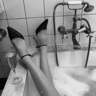 Regina Content creator🔞 Manda foto e tag per essere pubblicata 🌶️ Il meglio lo trovi qui: https://t.co/n60NwNnQKD