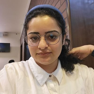 mansipahwa2709's profile picture. It's all about reels and renal💫