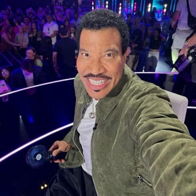 Hello by Lionel Richie Out Now
-tickets on sale now|| @lionelrichie on Instagram.