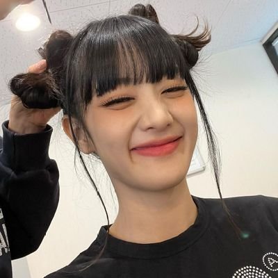 ୧ ‧₊˚#민니 으로 잡은 정신은 빠졌고 ⋅ ☆
네버!! (never) 민니만 사랑하겟다는 뜻... 💕