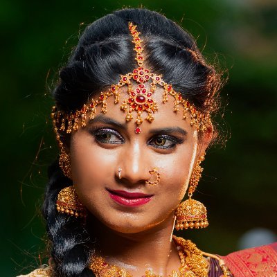 I am Padmavathy makeup artist in Chennai 
Contact number -9677705603