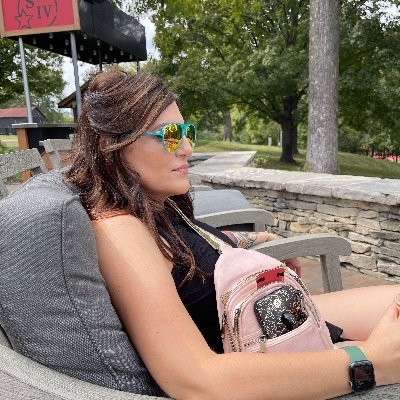 egpa_erryday's profile picture. all panic no disco