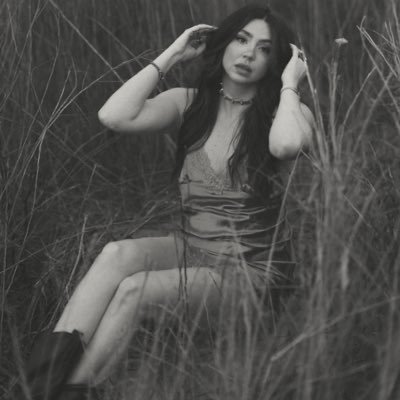 courtneyA13's profile picture. gratitude is the attitude