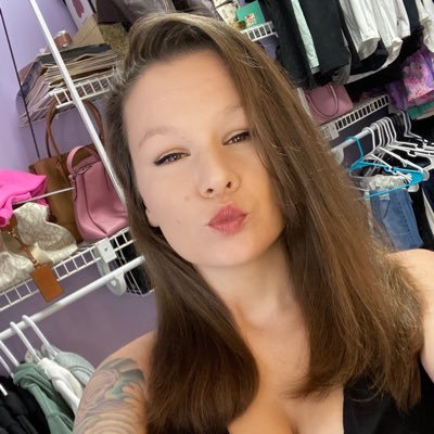 amberlynne117's profile picture. 34, Nerd, gamer, music and mountain lover Instagram- @amber_lynne117