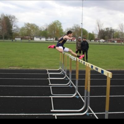 Teutopolis Class of 27 /
3.7 GPA /
17.3 110 hurdle /
44.7 300 hurdle /
5 flat 40 yard dash /