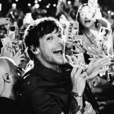 Fan of the the master bridge builder, the king of chaos and 50m roads. Stream Louis Tomlinson Live! Cover photo by  
@joshuahalling !