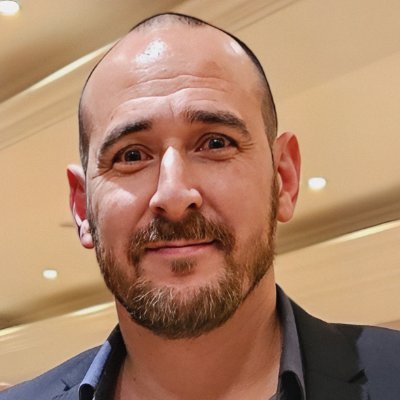 Politólogo, Asesor Político, Experto en Terrorismo y Crimen Organizado, Periodista?, ser de todo y nada a la vez.
Luchando contra la corrupción y Antisemitismo