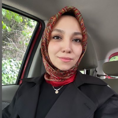 zeynebzebb's profile picture. 