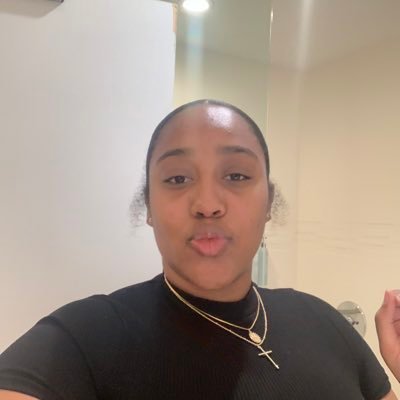 _QueenChloee's profile picture. I'm the wrong one to worry about ☺️