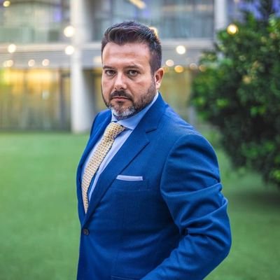 Si existe el multiverso no tengas miedo a cometer errores ,ya que otra versión de ti ya los ha cometido!🤯. Luchando por el futuro de mi país para mis hijos.