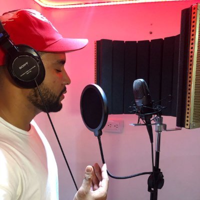 Cantante, compositor, ingeniero y soñador.
sígueme en las plataformas: https://t.co/ylWSH21oeA
Instagram= @javibclan
