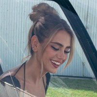 𝐿𝑎 𝑆𝑎𝑏𝑟𝑖𝑛𝑒𝑡𝑎❤︎(@LaSabrinetaOff) 's Twitter Profile Photo