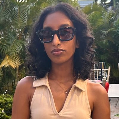 shhrrreeeyya's profile picture. i have a vibrant countenance that people find relatable and appealing • she/her