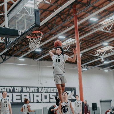 Cali 🌅 / 6’4⛹🏽‍♂️ / Phil. 4:13✝️🕊️