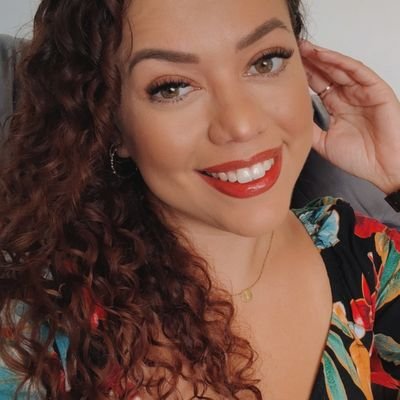 isapedrozzo's profile picture. Há milhares, mas eu sou eu ✨♒