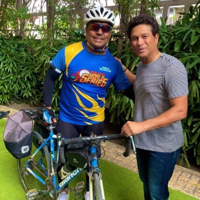 Athlete Cyclist from Maharashtra done Ride for #SachinTendulkar India Gate to Gateway of India 🇮🇳 & centre India two Ramsetu 2000 kms for Real Hero @Sonusood