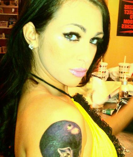 aspiring model,actress,&NASCAR driver.[AQUARIUS].ILLUMINATIyou gon be hottt a lil while im gon be #richforever